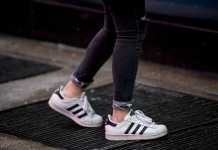 Cropped Jeans and Sockless: Still Trendy?