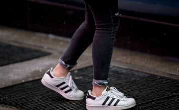 Cropped Jeans and Sockless: Still Trendy?