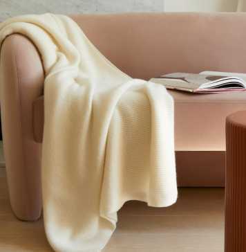 How to Choose the Best Cashmere Gift for Friends and Family