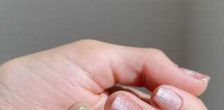 Top Manicure Trend: Velvet Nails velvet nails - pinterest