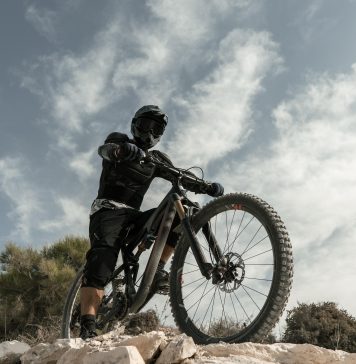 How to Dress for Cycling These Months?