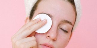 Common Eye Makeup Removal Mistakes