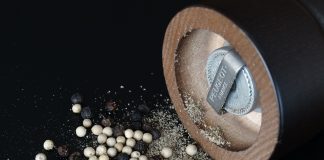 Prepare Fresh Seasonings With Amazing Pepper Mills