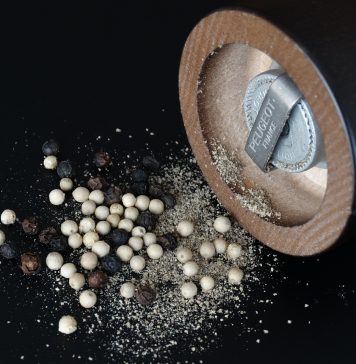 Prepare Fresh Seasonings With Amazing Pepper Mills