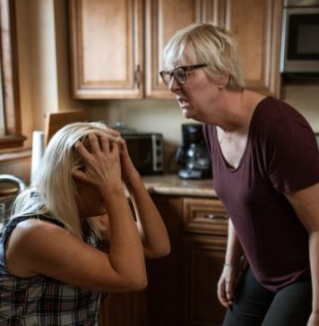 Navigating Toxic Parent Relationships: Tips for Effective Communication