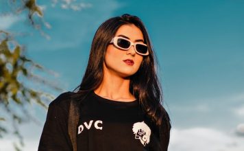 Different Ways to Style a T-shirt